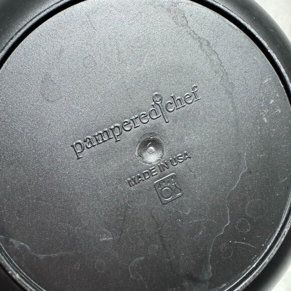 Pampered Chef Micro Cooker 2-Quart Black With Strainer Lid - Picture 5 of 5